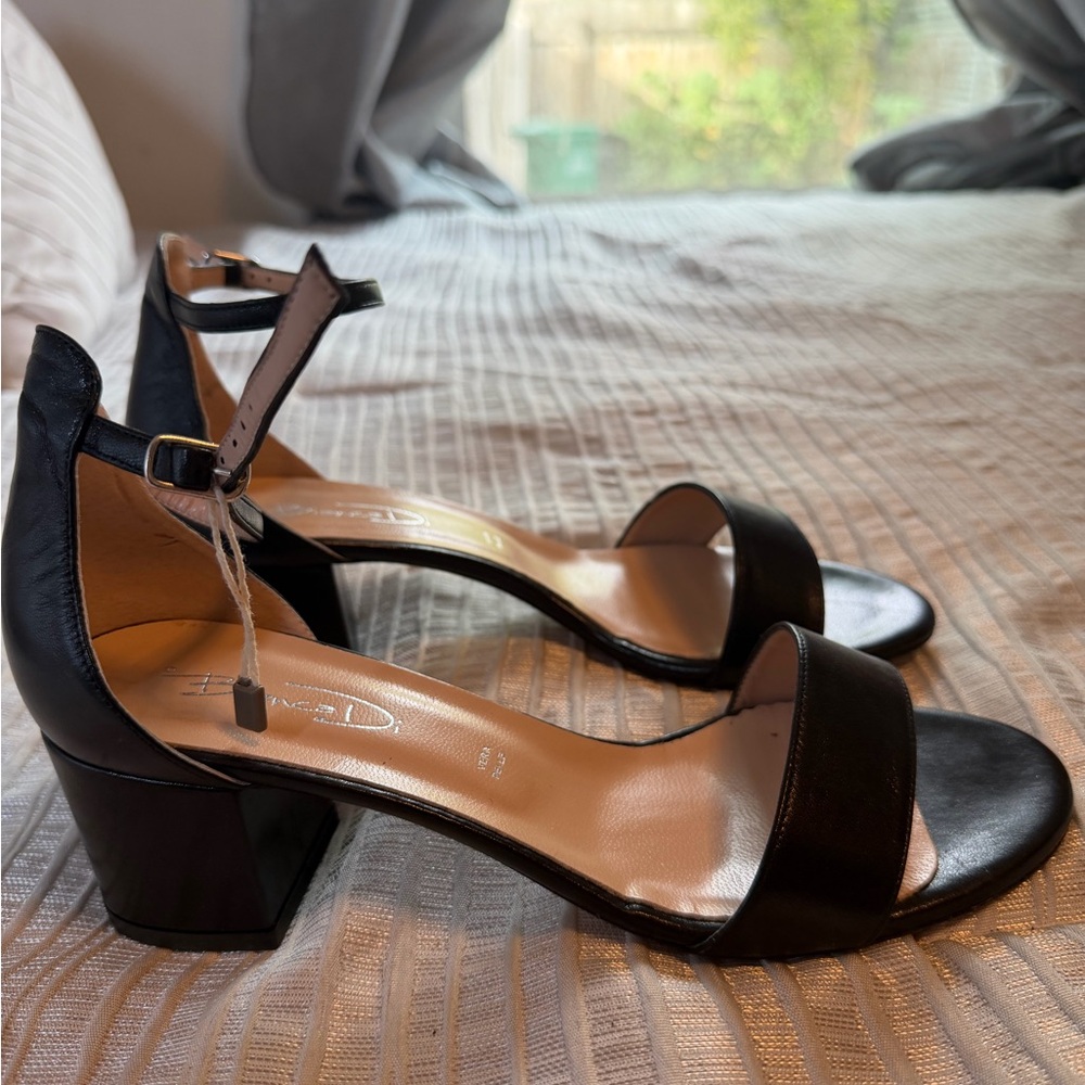 Bianca Di Black Leather Ankle Strap Block Heel Sandals EU 40 Made in Italy NWOB